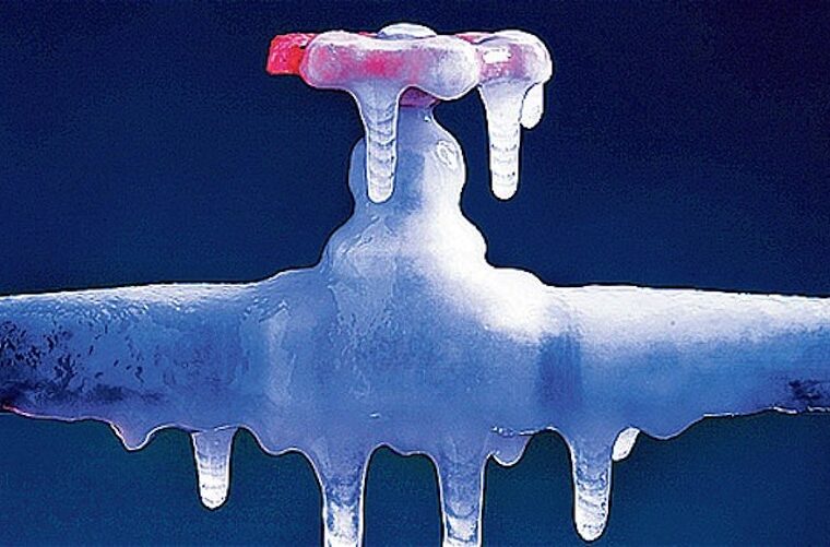 tankless water heater frozen