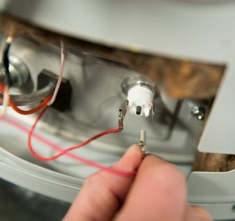 Whirlpool water heater thermal switch keeps tripping